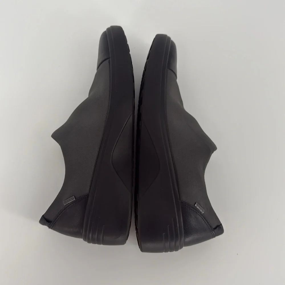 ECCO Gore-Tex Slip On Shoes Women's Size 7 Wide Width Black Wedge